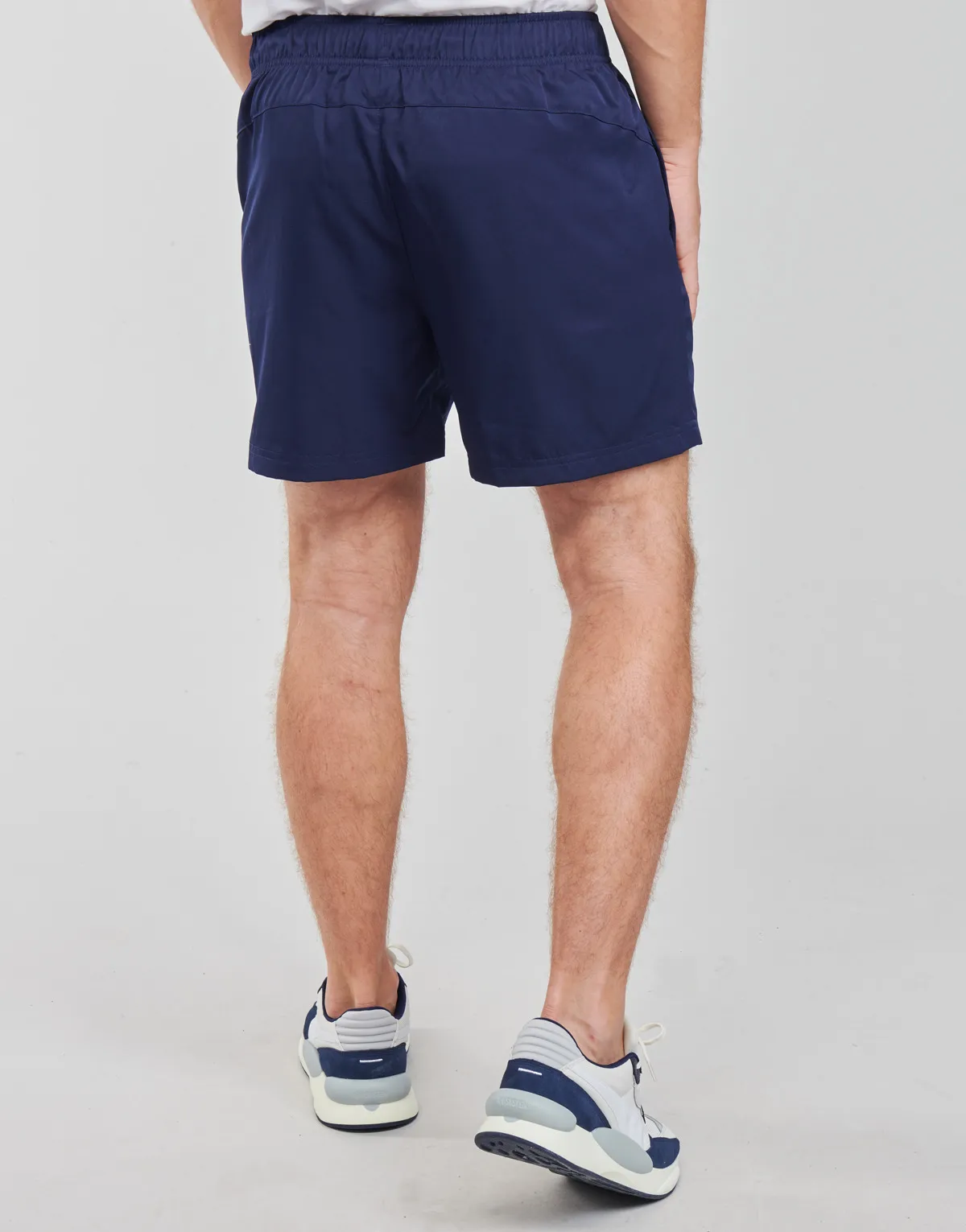 ESS ACTIVE WOVEN SHORT