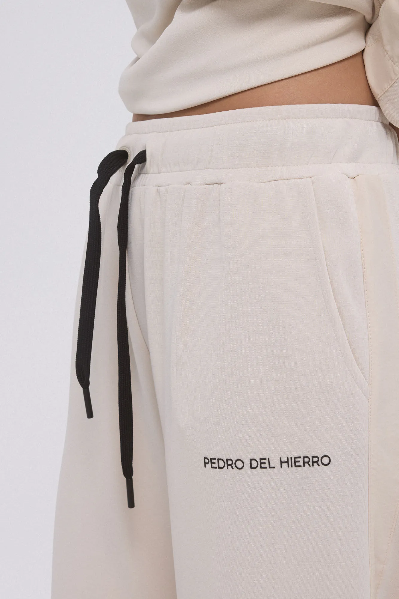 Pedro del Hierro Pantalón tejido soft touch logo PdH