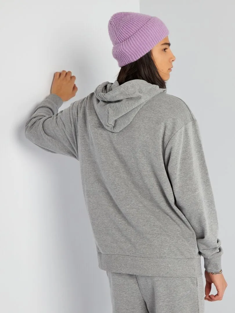 Sudadera con capucha y detalle bordado - GRIS