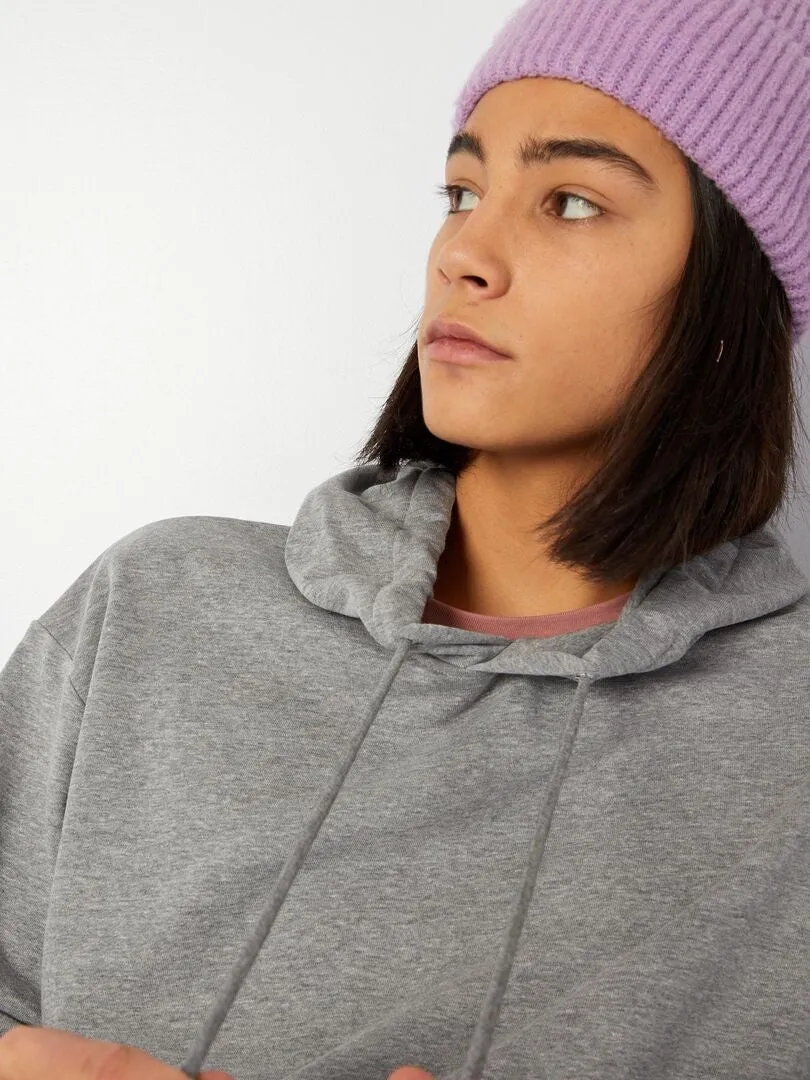 Sudadera con capucha y detalle bordado - GRIS